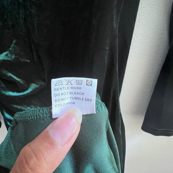 Guberry Women's V-Neck Velvet Ruched Long Sleeve Green Mini Cocktail Dress Small - Picture 8 of 8